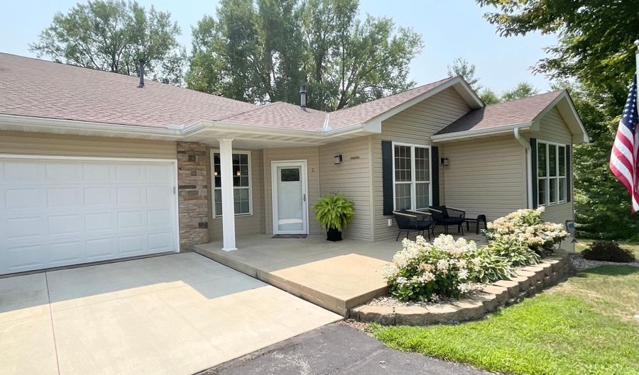 2201 7th St NW C, Austin, MN 55912 - 4 Beds, 3 Bath
