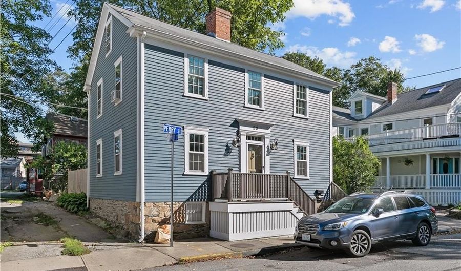 26 Perry St 1, Newport, RI 02840 - 2 Beds, 1 Bath
