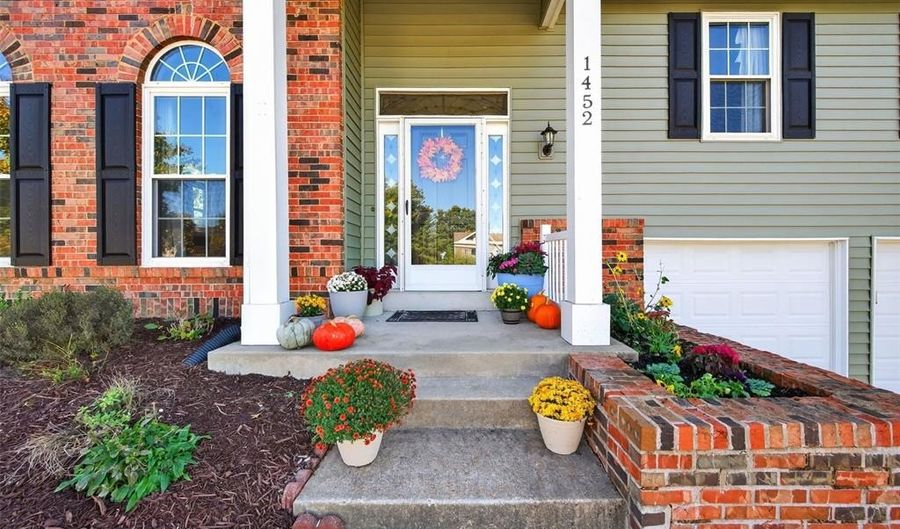 1452 Cedar Bluff Dr, Ballwin, MO 63021 - 3 Beds, 2 Bath