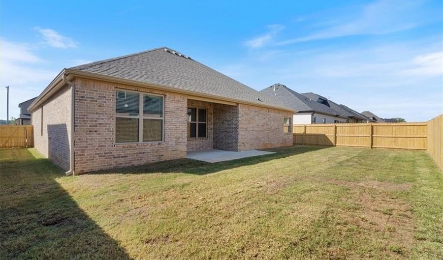 7004 SW Basswood Ave, Bentonville, AR 72713 - 4 Beds, 2 Bath
