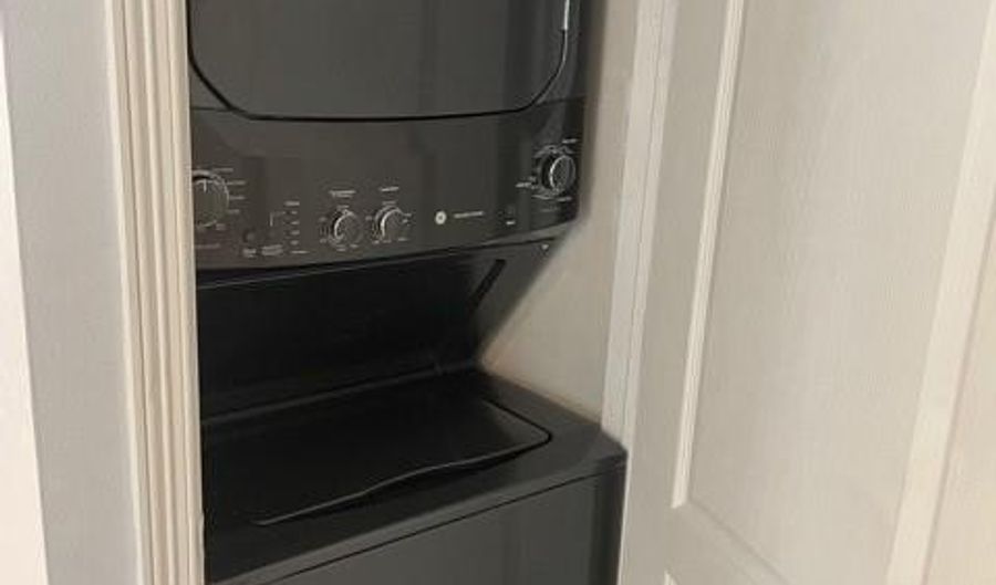 818 S Missouri St 2, Alton, TX 78572 - 2 Beds, 2 Bath