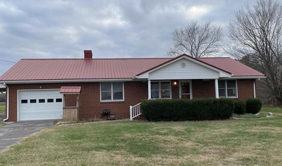 985 Midway Rd, Murray, KY 42071 - 2 Beds, 3 Bath