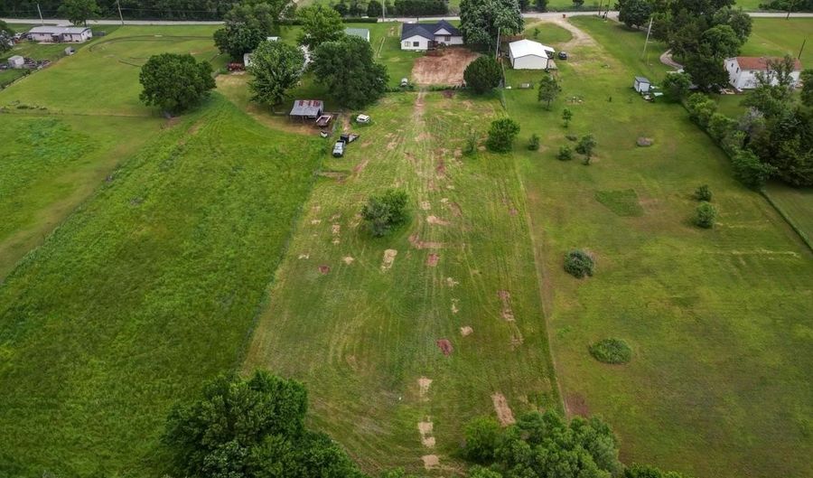 6797 312th Rd, Arkansas City, KS 67005 - 3 Beds, 2 Bath