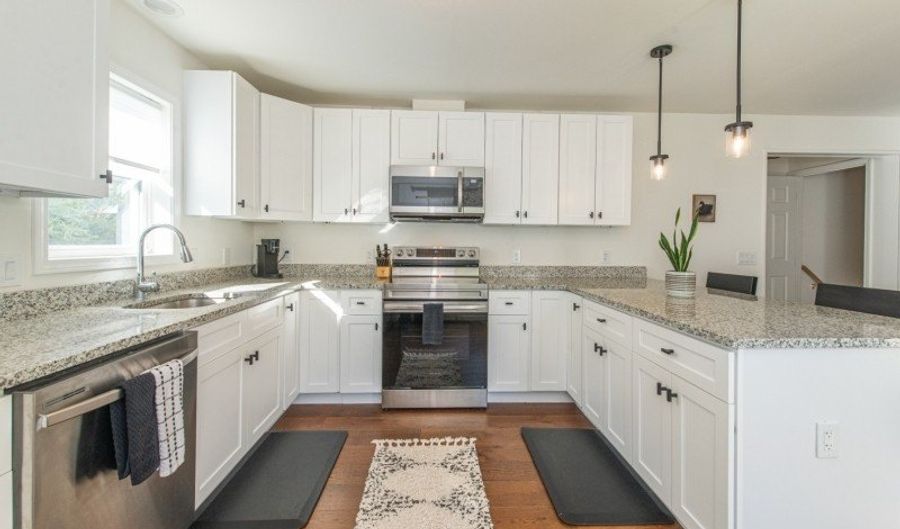 72 Lakeside Dr NW, Alloway, NJ 07461 - 3 Beds, 3 Bath