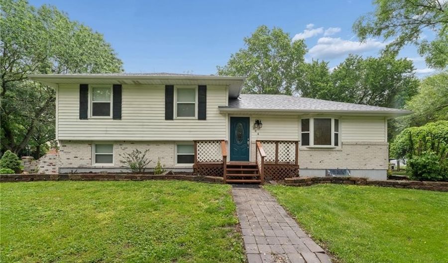 104 W Oak St, Archie, MO 64725 - 4 Beds, 2 Bath