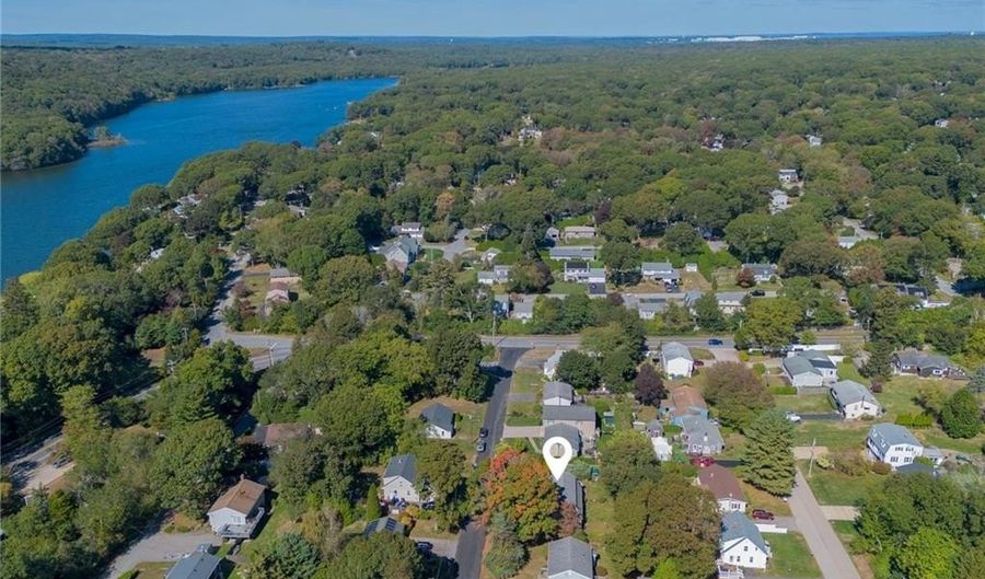 12 Overlook Rd, Narragansett, RI 02882 - 4 Beds, 2 Bath