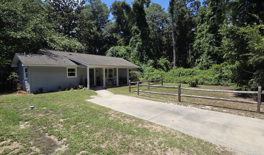 11 Presnell Cir, Beaufort, SC 29902 - 3 Beds, 2 Bath