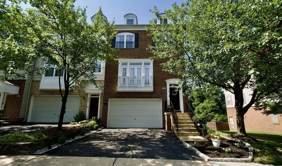 6891 ROLLING CREEK Way, Alexandria, VA 22315 - 3 Beds, 4 Bath