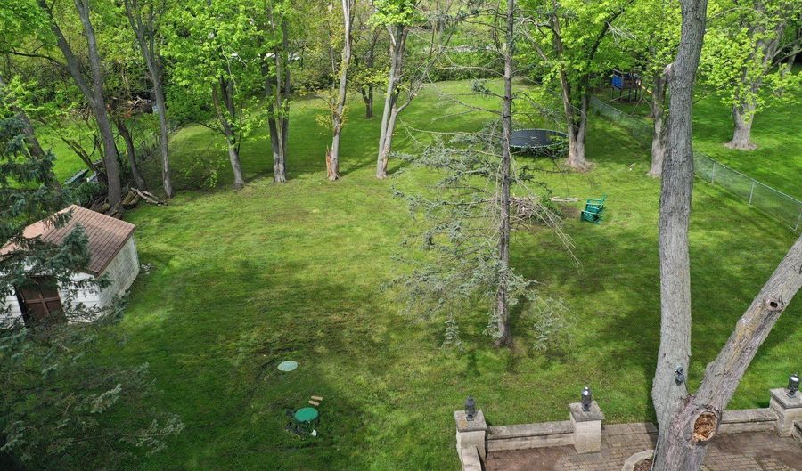 3336 N Betty Dr, Arlington Heights, IL 60004 - 2 Beds, 1 Bath