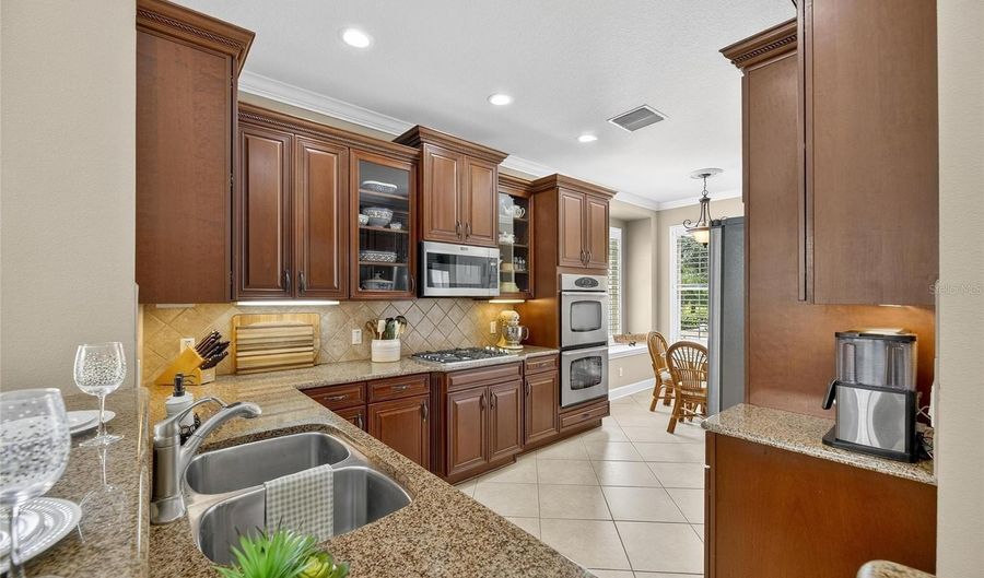 5312 GOLDEN ISLES Dr, Apollo Beach, FL 33572 - 3 Beds, 2 Bath