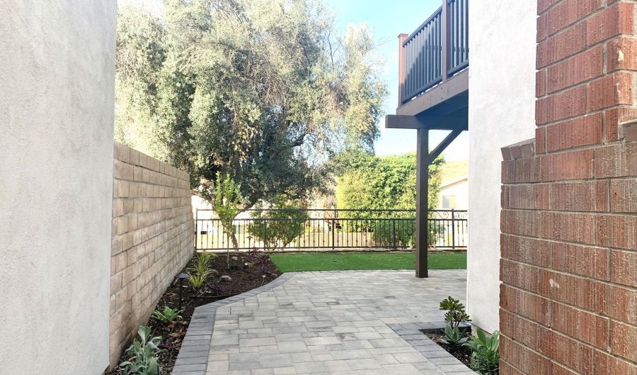 30725 Mainmast Dr, Agoura Hills, CA 91301 - 3 Beds, 3 Bath
