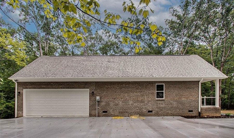 5036 Red Fox Trl, Asheboro, NC 27205 - 3 Beds, 2 Bath