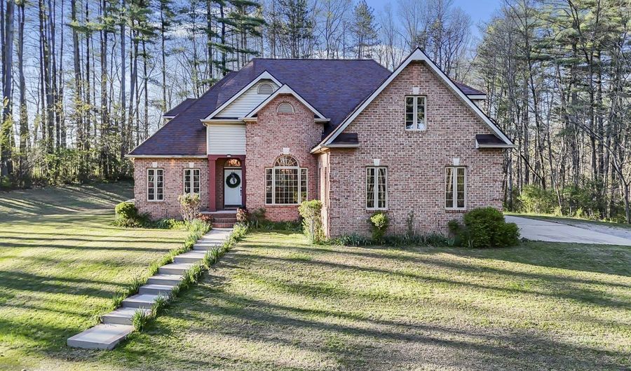 7400 OH-56, Athens, OH 45701 - 5 Beds, 5 Bath