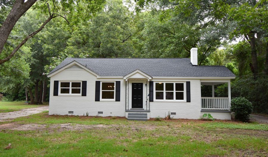 403 Atlanta St, Barnesville, GA 30204 - 4 Beds, 2 Bath