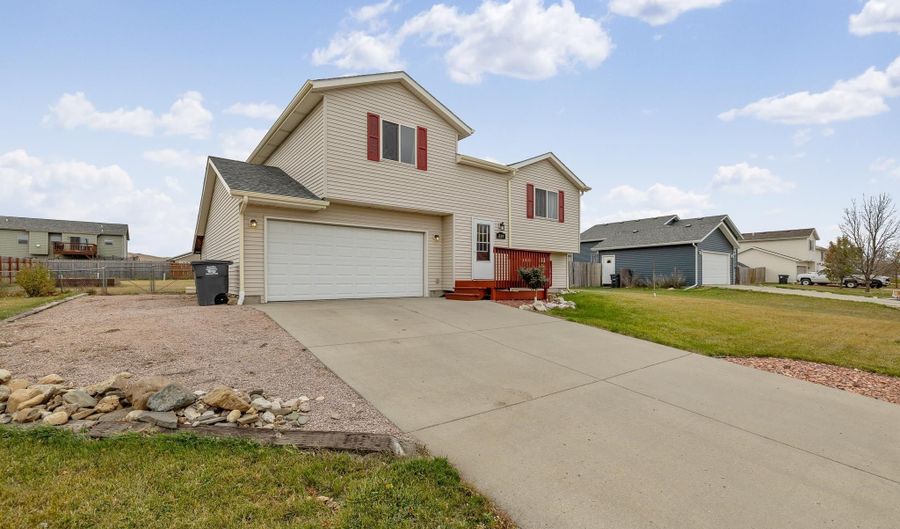 319 Grandeur Ln, Box Elder, SD 57719 - 3 Beds, 2 Bath