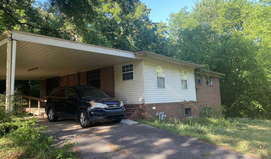2703 PINE HILL Rd, Adamsville, AL 35005 - 3 Beds, 2 Bath