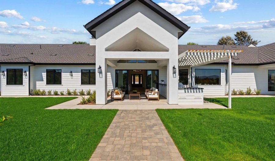 5120 Creek Oak Dr, Fallbrook, CA 92028 - 4 Beds, 4 Bath