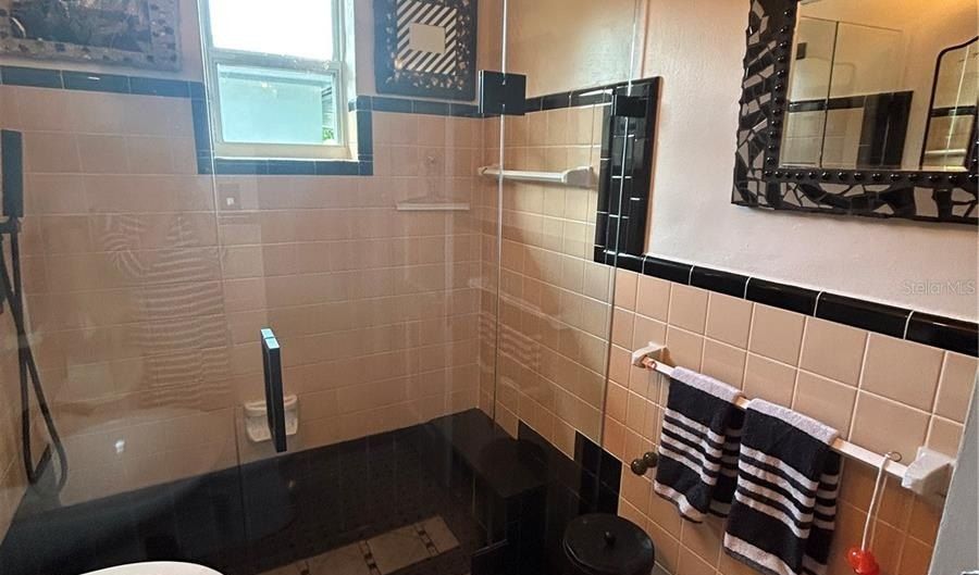 1109 W PRINCETON St, Orlando, FL 32804 - 3 Beds, 2 Bath