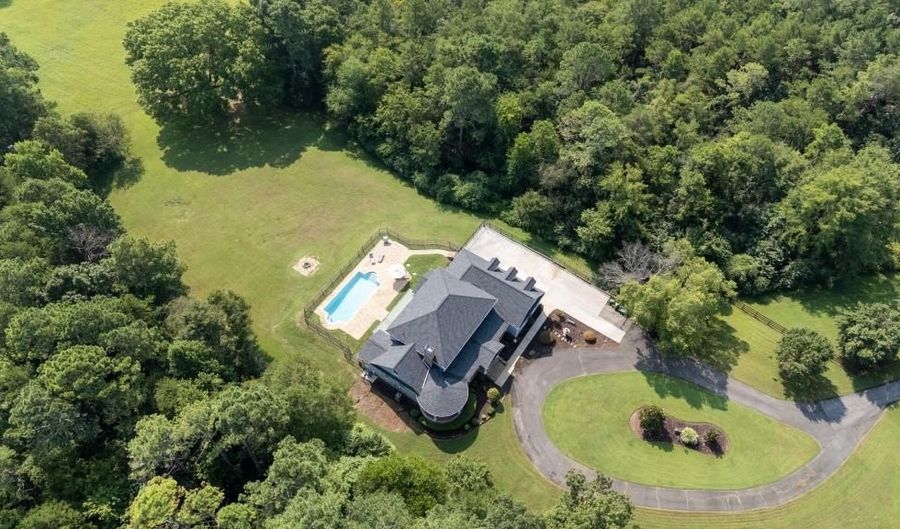 1616 Hwy 140 NW, Adairsville, GA 30103 - 4 Beds, 5 Bath