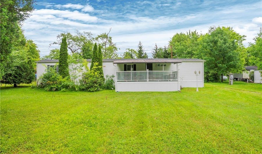 6886 Lindsley Ave, Andover, OH 44003 - 2 Beds, 2 Bath