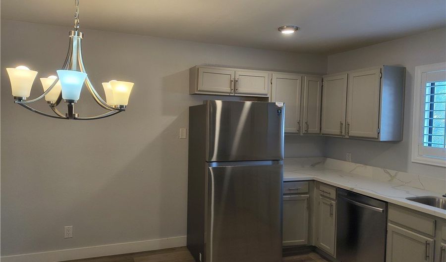 6737 Charleston Blvd 3, Las Vegas, NV 89146 - 2 Beds, 2 Bath