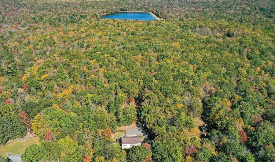 1342 N OLD STAGE Rd, Albrightsville, PA 18210 - 3 Beds, 2 Bath