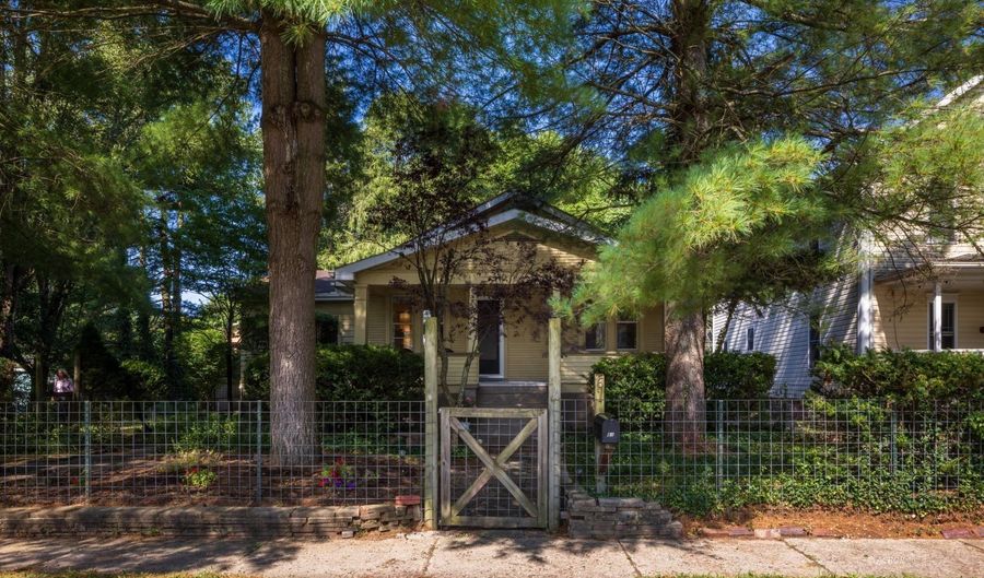 61 Hudson Ave, Athens, OH 45701 - 2 Beds, 1 Bath
