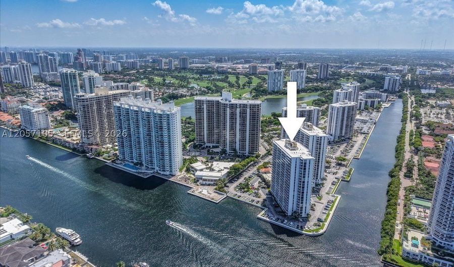 20515 E Country Club Dr 2048, Aventura, FL 33180 - 2 Beds, 2 Bath
