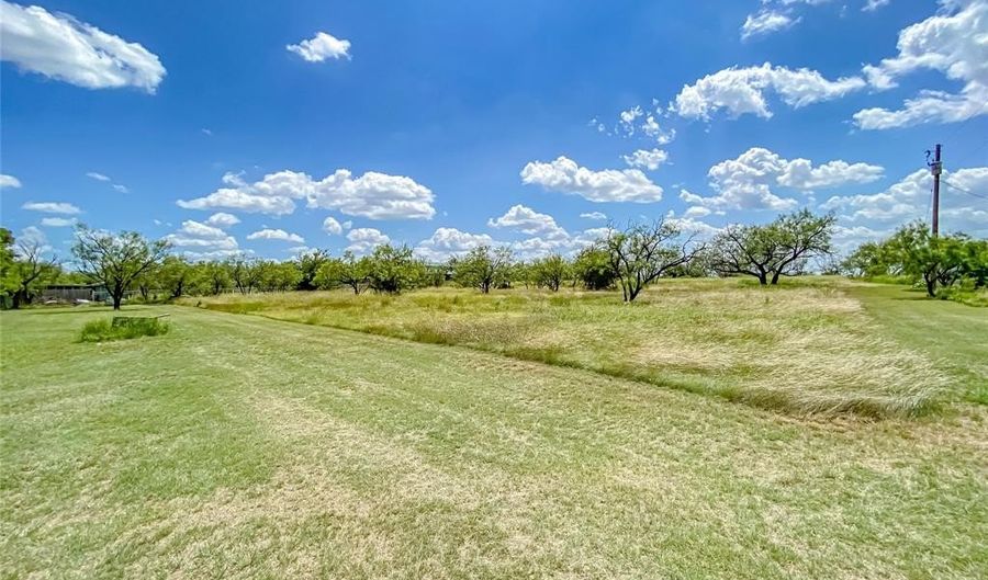 404 Spring Creek Rd, Abilene, TX 79601 - 3 Beds, 2 Bath