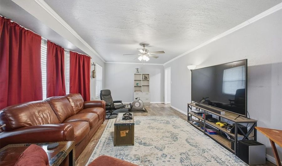 1415 Chickasaw Pl, Ada, OK 74820 - 3 Beds, 3 Bath