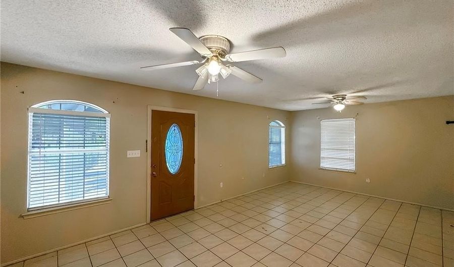 2713 E Filmore Ave, Alton, TX 78573 - 5 Beds, 3 Bath