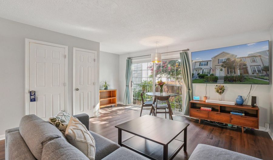 6575 OLD CARRIAGE Dr, Alexandria, VA 22315 - 2 Beds, 3 Bath
