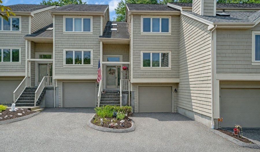 12 Boulevard Dr 24-145, Danbury, CT 06810 - 2 Beds, 3 Bath