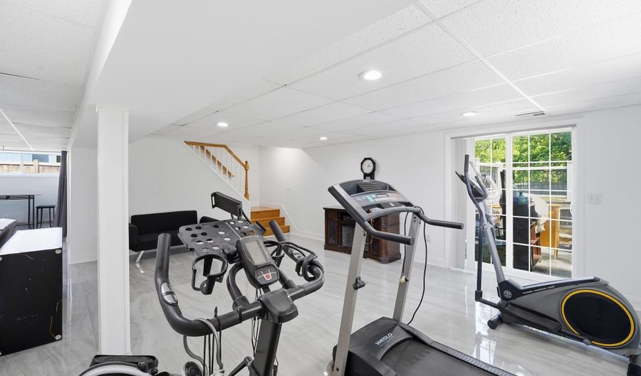 6219 CRESTWOOD Dr, Alexandria, VA 22312 - 9 Beds, 8 Bath