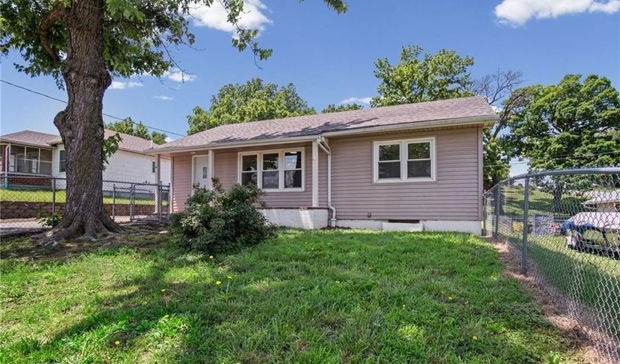 1605 S 6th St, Atchison, KS 66002 - 2 Beds, 1 Bath