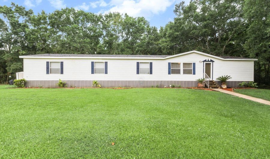 411 Louis Dr, Abbeville, LA 70510 - 4 Beds, 3 Bath