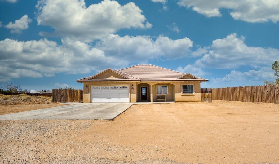9661 Redwood Blvd, California City, CA 93505 - 3 Beds, 2 Bath