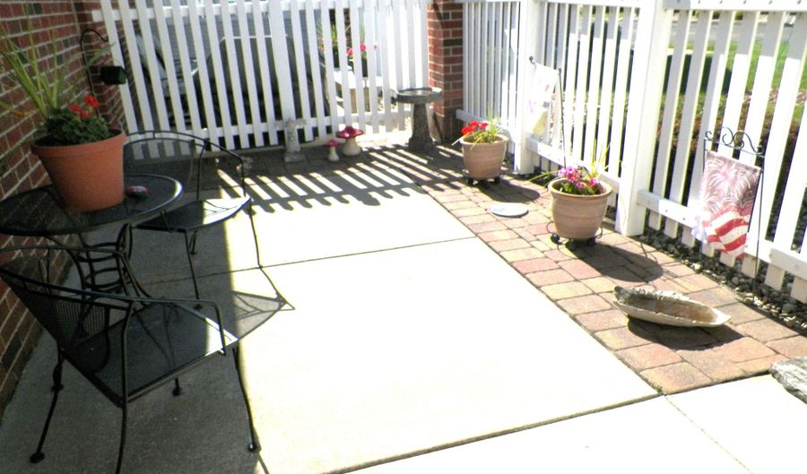 855 N High Point Rd 855, Madison, WI 53717 - 2 Beds, 2 Bath