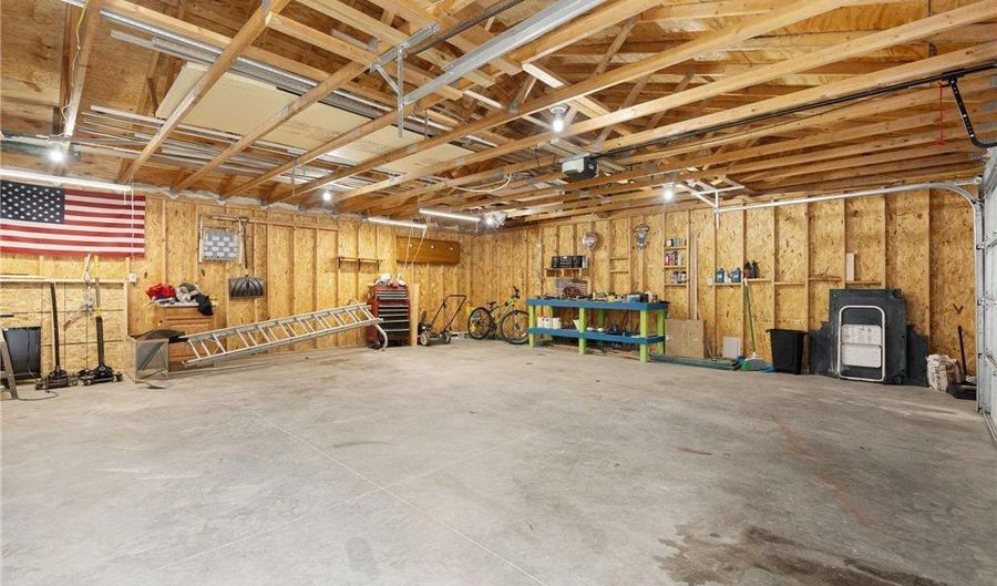 2111 3rd Ave SE, Austin, MN 55912 - 3 Beds, 2 Bath