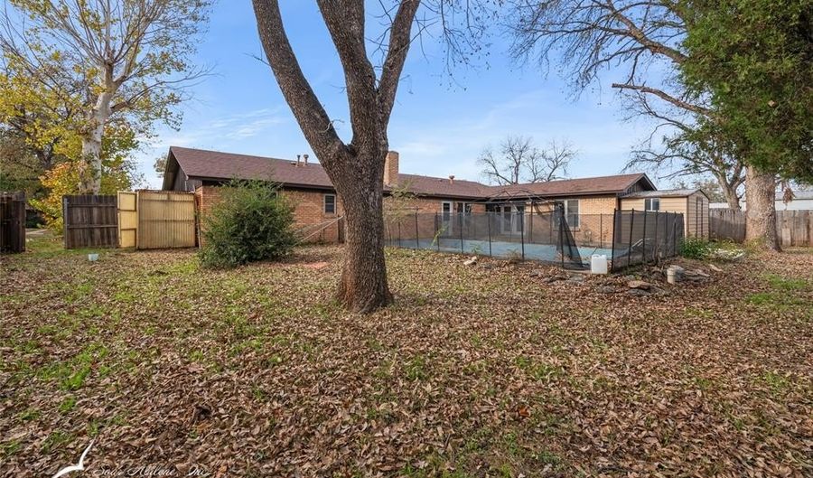 2017 Delwood Dr, Abilene, TX 79603 - 3 Beds, 2 Bath