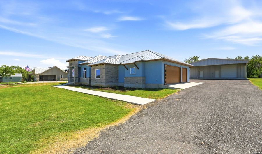 731 County Road 356, Adkins, TX 78101 - 3 Beds, 4 Bath