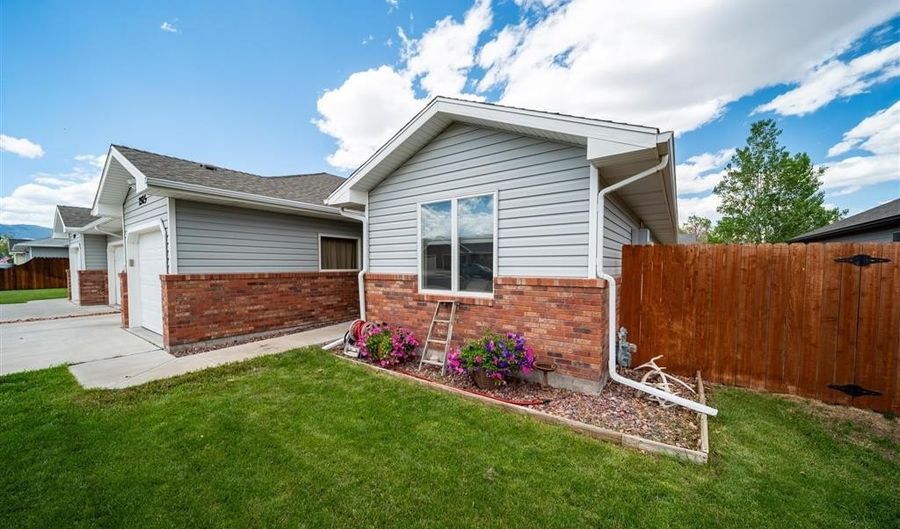 2925 Kent Ave, Cody, WY 82414 - 3 Beds, 2 Bath