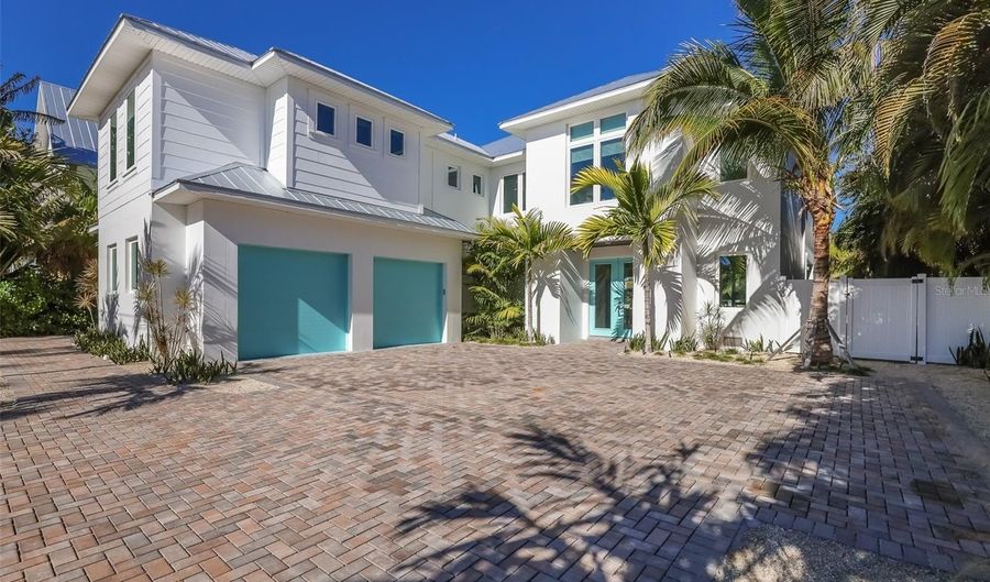 50 N SHORE Dr, Anna Maria, FL 34216 - 4 Beds, 5 Bath