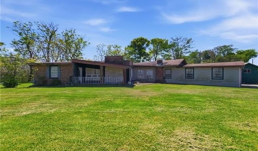 101 103 Q St, Belle Chasse, LA 70037 - 2 Beds, 2 Bath