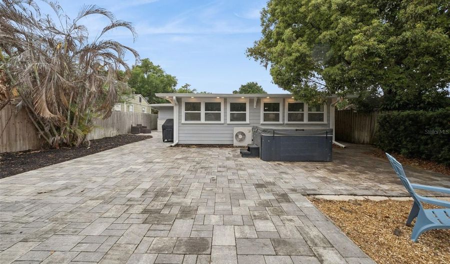 2513 MUSSELWHITE Ave, Orlando, FL 32804 - 3 Beds, 2 Bath