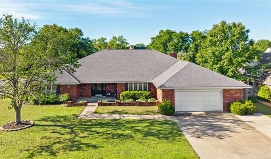 2649 Regency Rd, Bartlesville, OK 74006 - 4 Beds, 3 Bath
