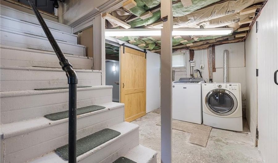 110 Spofford Ave, Warwick, RI 02888 - 3 Beds, 2 Bath