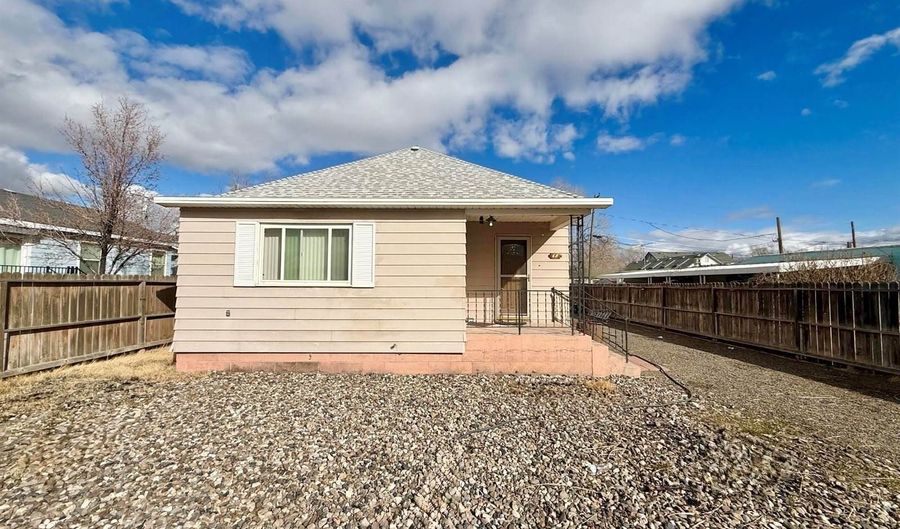 68 W 5th St, Battle Mountain, NV 89820 - 3 Beds, 1 Bath