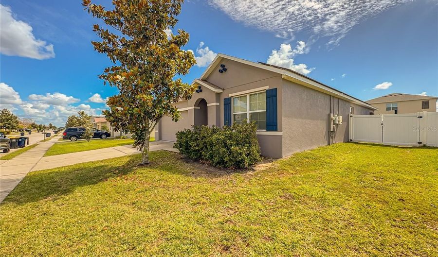 1742 VAN GOGH Dr, Auburndale, FL 33823 - 3 Beds, 2 Bath