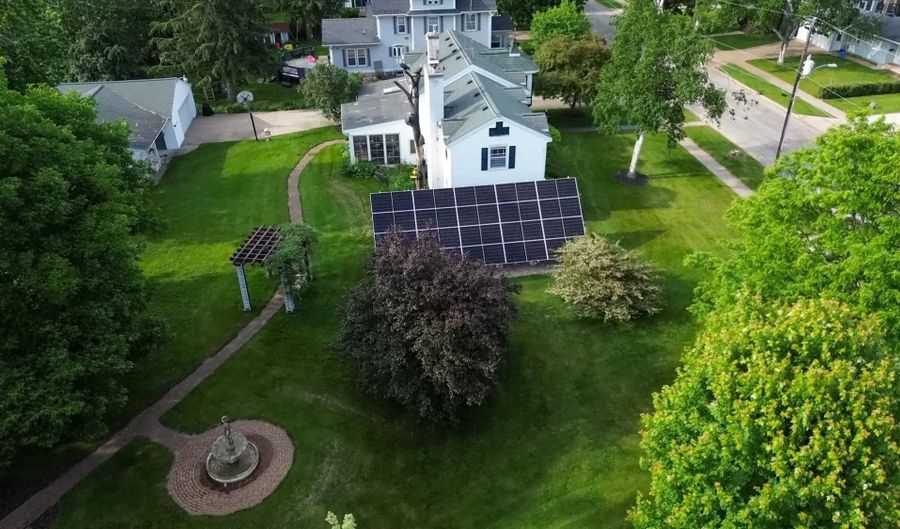 1230 SUPERIOR St N, Antigo, WI 54409 - 5 Beds, 3 Bath